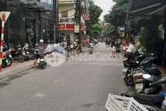 Nhà mới đường 800a, cầu giấy ngõ rộng ô tô tránh ba bước ra phố nhỉnh 6 tỷ, 5 tầng