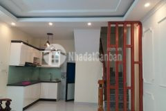 Bán nhà khâm thiên 29m2 2.35 tỷ. ngõ thông, ba gác. xách mông vào ở luôn