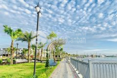 Bán nhà phố khu dân cư cao cấp, nằm ngay trung tâm thị trấn bến lức, nhà xây 1 trệt 2 lầu sân thượng
