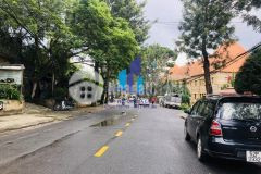 Bán đất đường kqh yersin p9 tp. đà lạt vị trí đẹp, cách hồ xuân hương chỉ 500m thôi ạ.