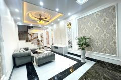 Bán nhà ngõ 79 cầu giấy, ngõ nông rộng gần đường oto, dt 40m2, 4 tầng, giá 5.3 tỷ