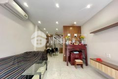 Bán nhà phố đức giang, long biên, 50m2, 5 tầng, lô góc, ô tô, full nội thất nhỉnh 4 tỷ