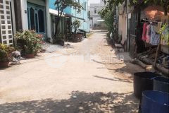 Nhà cấp nát,8x18m, đường xe hơi gần bình phú,shr