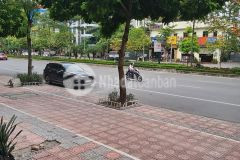 Cần bán nhà mặt phố ngô gia tự 112m2. mt 4m. giá 14.8 tỷ