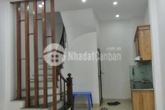 Bán nhà đường bát khối, long biên 32m2 x tầng, 4m mt, giá 2.2 tỷ, ở ngay. 5m ô tô.