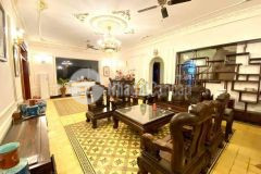 Tôi bán nhà mặt phố yên phụ, nghi tàm view hồ tây 66m2x6t chỉ 24.68 tỷ. lh 0989.62.6116