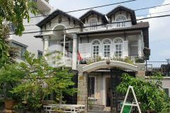 Biệt thự tô ký hóc môn 270m2 đường nhưa lớn có lề đường