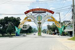 Hot đất mặt tiền dt 611 ngay ubnd quế thuận dt 150m2 900tr