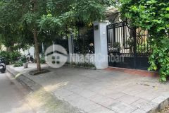 Bán biệt thự dịch vọng 4 tầng 297m2 mt 15,5m gần cv cầu giấy giá 60 tỷ. lh 0912442669