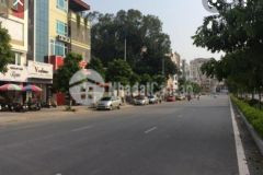 Bán đất mặt phố nguyễn văn huyên cầu giấy 220m2 mặt tiền 14m giá 360 trm.
