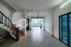 Bán nhà phố ô cách 30m2 5t 5m mặt tiền oto đỗ cách 10m giả chỉ 2.75 tỷ long biên.