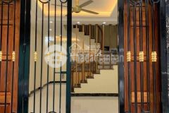 Bán gấp nhà mới kính koong phố hoàng mai, nội thất nhập khẩu xịn xò, 37m2 nhỉnh 3 tỷ.