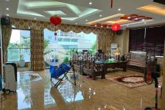 Siêu rộng nhà 250 m2 x 5 tầng, mt 15 m kinh doanh 2 ôtô tránh đàm quang trung long biên