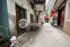 Bán nhà riêng phố trương định, kd tốt 45m2 x 2 tầng ngõ ba gác, giá 3 tỷ, sđcc.