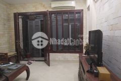 Nhà đẹp ở ngay tặng toàn bộ nội thất đắt tiền đi bộ sang royal city.