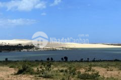 Bán lô đất 2 mặt tiền ngay hồ bàu trắng hòa thắng