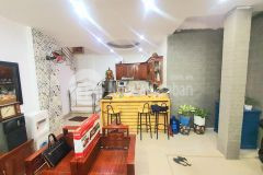 Hiếm bán xuân thủy 45m2, tiện ích đỉnh cao, kinh doanh, ô tô, giá 4,35 tỷ.