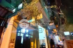 Đội cấn nhà đẹp 5 tầng 40m, mt 5m chỉ 4 tỉ.