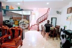 Bán gấpnhà mặt phố thượng thanh 5m mặt tiền full nội thất kinh doanh nhỉnh 5 tỷ q l biên.