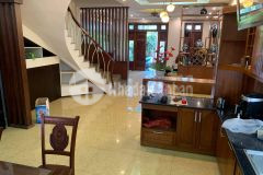 Cần bán nhà mặt phố ngọc thuỵ siêu đẹp 125m2 mặt tiền 5.8 m 4 tầng 12.5 tỷ