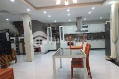 Bán nhà xuân thủy,cầu giấy, 130m2, mt 13m,giá 10.2 tỷ,có gia lộc.