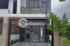 Bán nhà 1 trệt 1 lầu trong kdc sau chợ bình chánh giá 2 tỷ