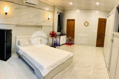 Ban gâp nha măt tiên kinh doanh đep 4 tâng gia re.