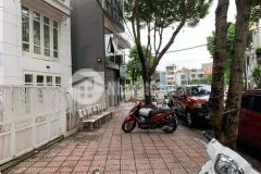 Bán 150m2 nhà 3 tầng ngõ to như phố long biên