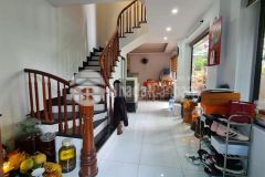 Bán nhà nguyễn sơn ô tô đỗ cổng dt67m, mt5.6m, giá chỉ 5.3tỷ, lh 0987729335