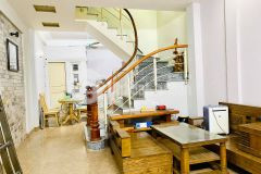 Cần bán nhà phùng khoang 76m2, 4 tầng, mt 4.5m, giá 6.28 tỷ nam từ liêm. lh 0835956891.