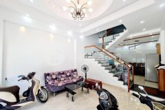 Bán nhà phân lô chính chủ cách phố thái thịnh 20m kinh doanh 4 tỷ 8