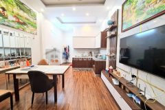 Nhà giá rẻ phố ái mộ bồ đề 5 tầng 38m giá 2.9 tỷ.