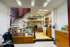 Nhà đội cấn, ba đình ngõ ôtô gara nội thất gỗ quý 50m2 4t 4.5m, giá 10.6 tỷ thương lượng.