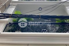 Nhà đẹp, ngõ thông, phố ngọc thụy, cách oto đõ 10m, dt 40m2, 3.65 tỷ