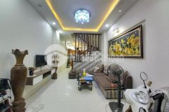 Bán nhà lô góc 3 mặt thoáng 48m 5 tầng mt 5m giá 5,35 tỷ.