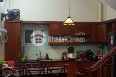 Bán nhà quan hoa 6 tỷ cách ô tô 20m, sổ đẹp ngõ thông, lh 0985342191