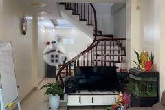 Bán nhà hoàng quốc việt 45mx5t ngõ rộng, thông 10m ra đường ô tô