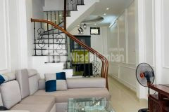 Nhà tam trinh mới xây được vài năm lô góc đẹp view vinschool ở luôn 33m 4 tầng 3.2 tỷ