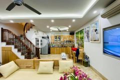 Bán nhà 39m2 phố cầu giấy, gần phố, đẹp thoáng giá chỉ 4.7 tỷ