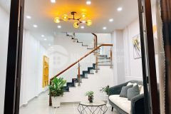 Bán nhà mới vào ở ngay trường sơn, p15, q10, 32m2 3.3x9.7m, 3 tầng, 4 tỷ