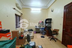 Đường ngõ to hơn đường phố,ôtô đỗ trước nhà,không gian khoáng đạt, sinh khí dào dạt.