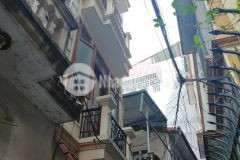 Bán nhà lạc long quân cho vợ chồng trẻ xây 5 tầng giá chỉ 2,95 tỷ cách hồ tây 100m.