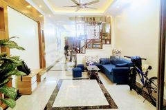 Bán nhà đường 195nhà đẹp ở ngay,tặng toàn bộ nội thất cách phố 10m 38mx4t giá 4 tỷ.