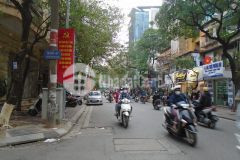 Bán nhà phố nguyên hồng ôtô, nhà đẹp, 2 thoáng, nội thất, 46m2x4t, 7.95 tỷ 0975642942