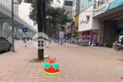 Mặt đường hồ tùng mậu, vỉa hè đá bóng,kinh doanh cực tốt,48m, 5 tầng,16.5 tỷ.0978996965