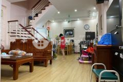 Bán nhà tôn thất tùng, 52m2, 5 ngủ, nở hậu, ngõ thông, kinh doanh, chỉ 5.5 tỷ