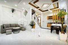 Nhà ung văn khiêm p.25 q. bình thạnh 60m2 1tỉ380 cần bán.