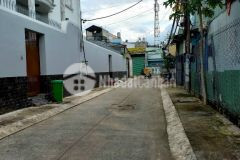 Tôi chính chủ cần bán nhà 72m2 1 lầu đúc thật cách chợ vài bước chân khu dân cư toàn nhà cao tầng