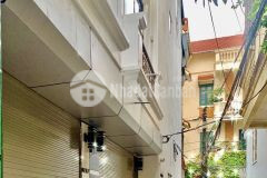 Nhỉnh 3 tỷ có nhà 5 tầng tại trung tâm quận long biên đẹp long lanh.