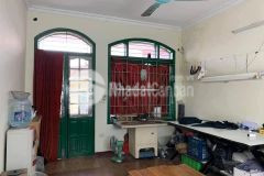 35 cvk bán nhà đẹp mặt ngõ. mt đỉnh. dt lớn. nhỉnh 4 tỷ. đường giáp bát